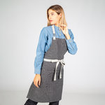 AVENTAL COM PEITO PRESILHA COM LAÇO 80X68 CM
