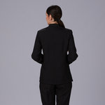 CASACO MULHER MAO PRETA/PRETO BOTÃO DORADO
